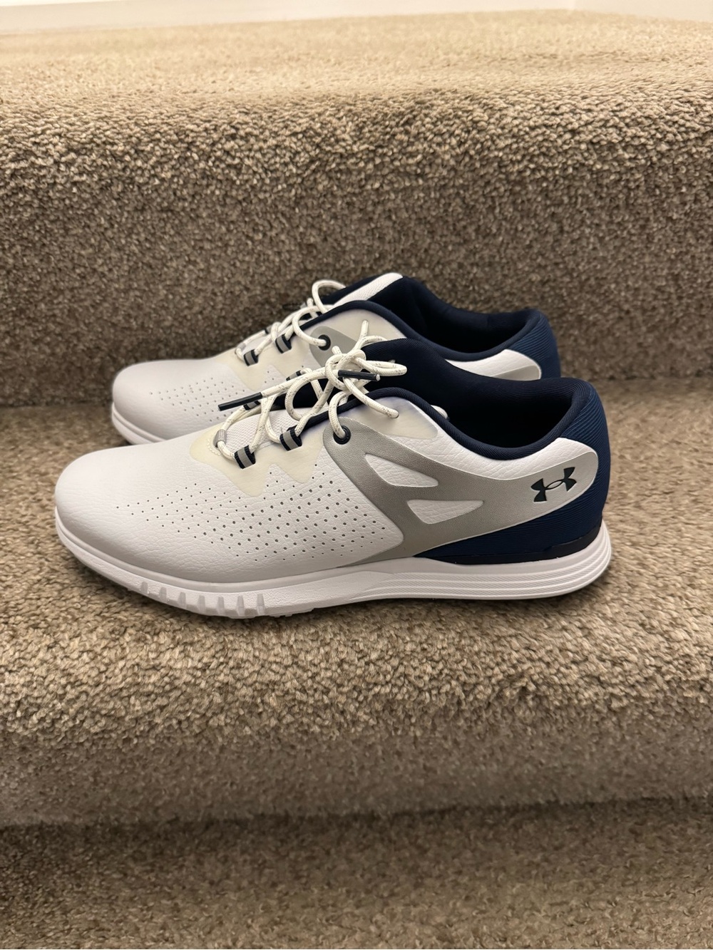 UNDER ARMOUR CHARGED BREATHE SPIKELESS WOMENS GOLF SHOES Size 9 - Picture 5 of 7